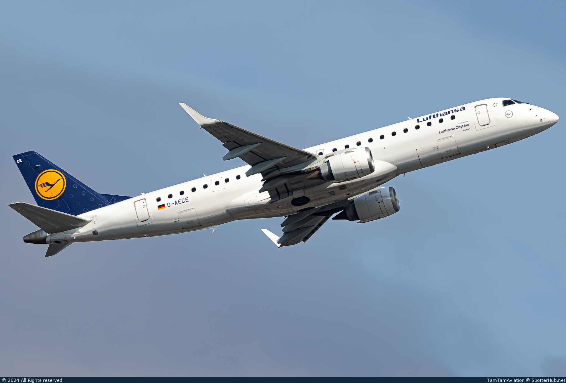 Photo of D-AECE - Embraer ERJ-190LR operated by Lufthansa CityLine