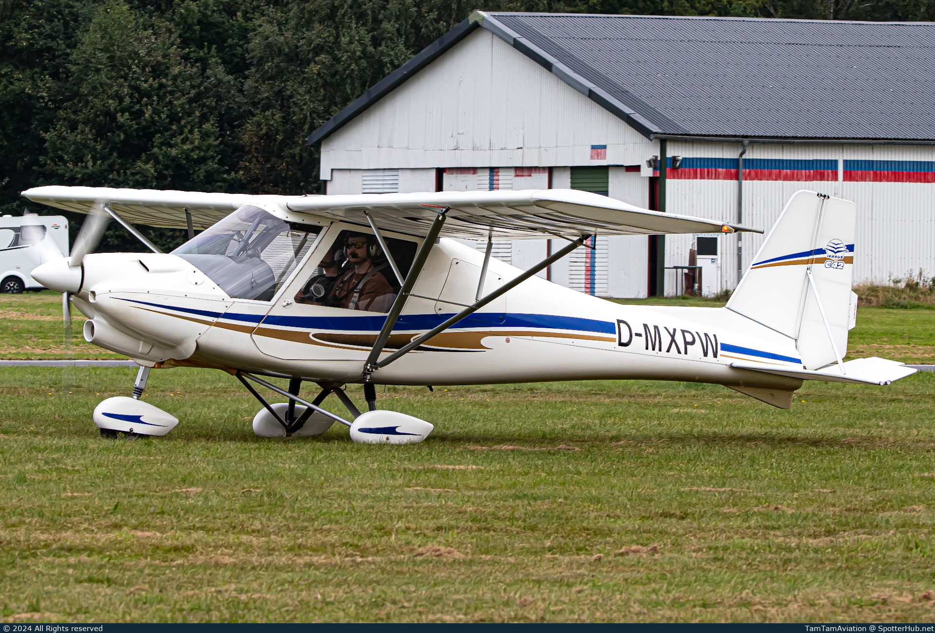 Photo of D-MXPW - Comco Ikarus C42 operated by Aero Club Kropp