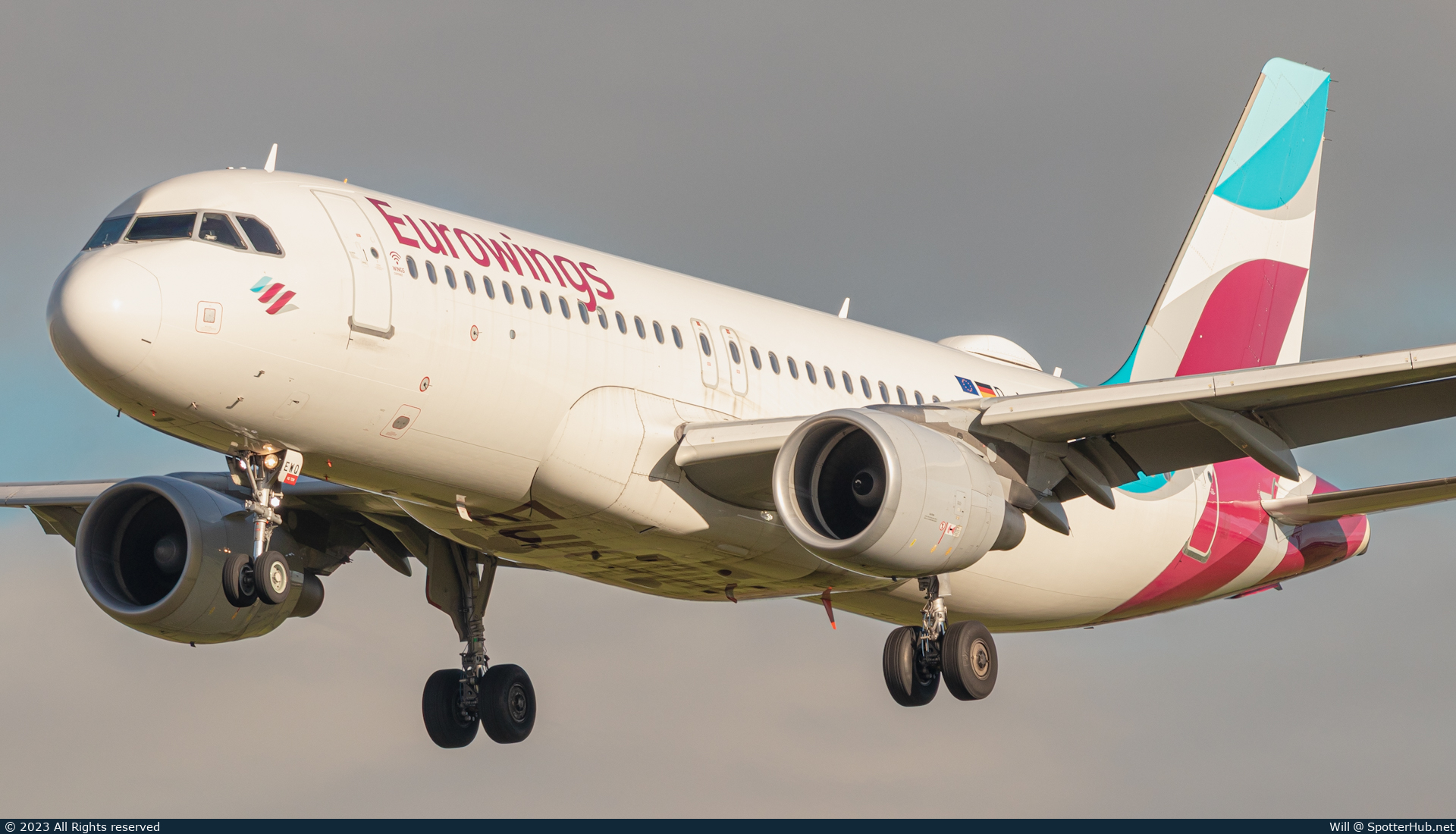 Photo of D-AEWQ - Airbus A320-214 operated by Eurowings