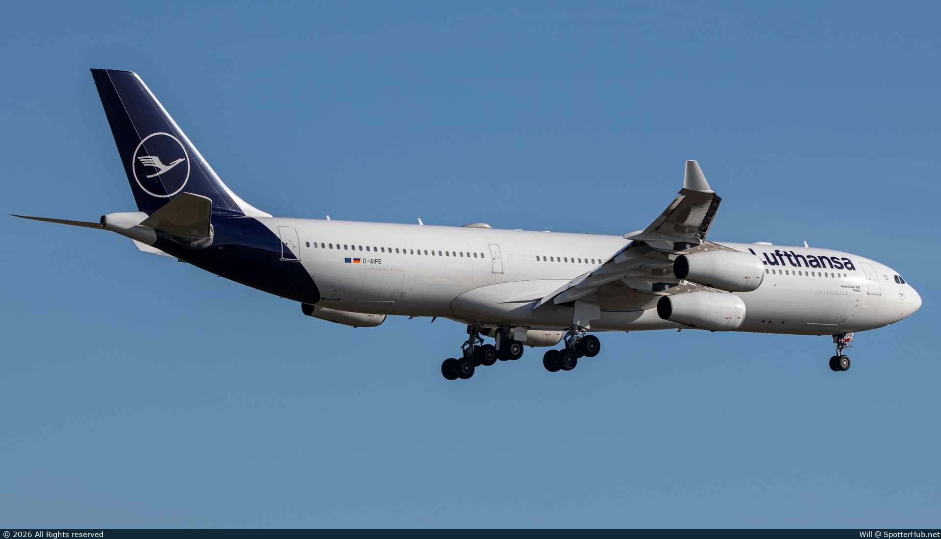 Photo of D-AIFE - Airbus A340-313 operated by Lufthansa