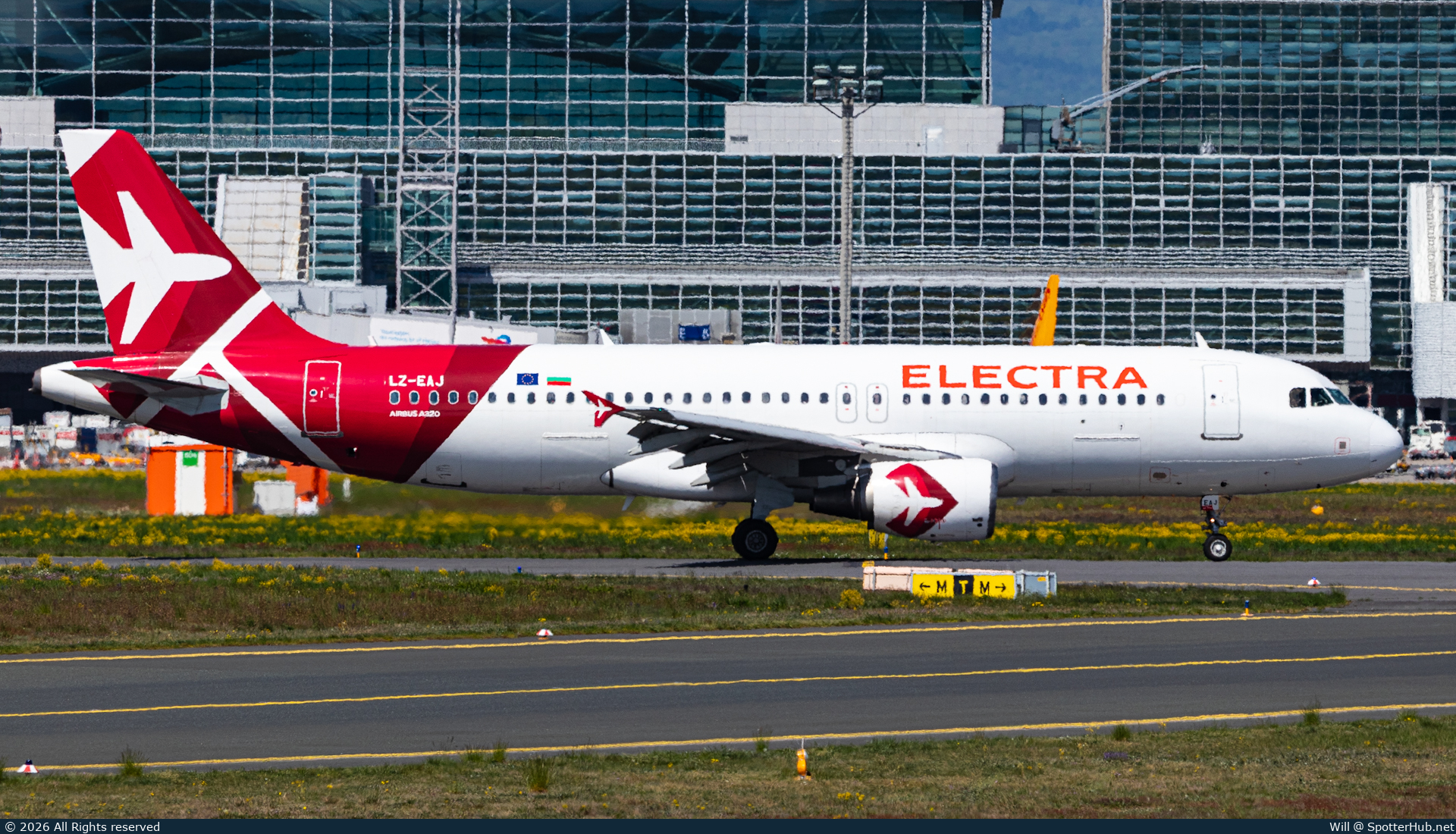 Photo of LZ-EAJ - Airbus A320-214 operated by Electra Airways