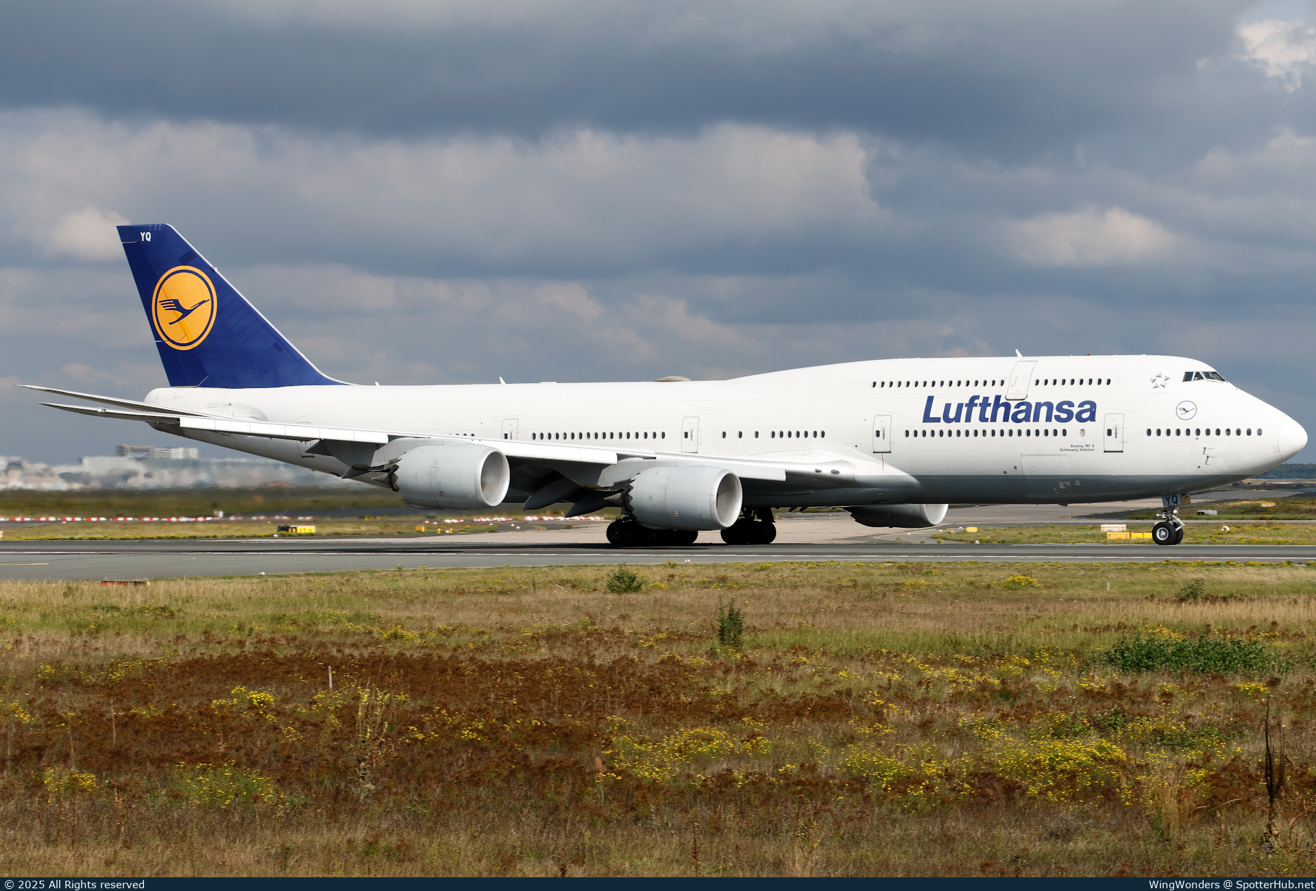Photo of D-ABYQ - Boeing 747-830 operated by Lufthansa