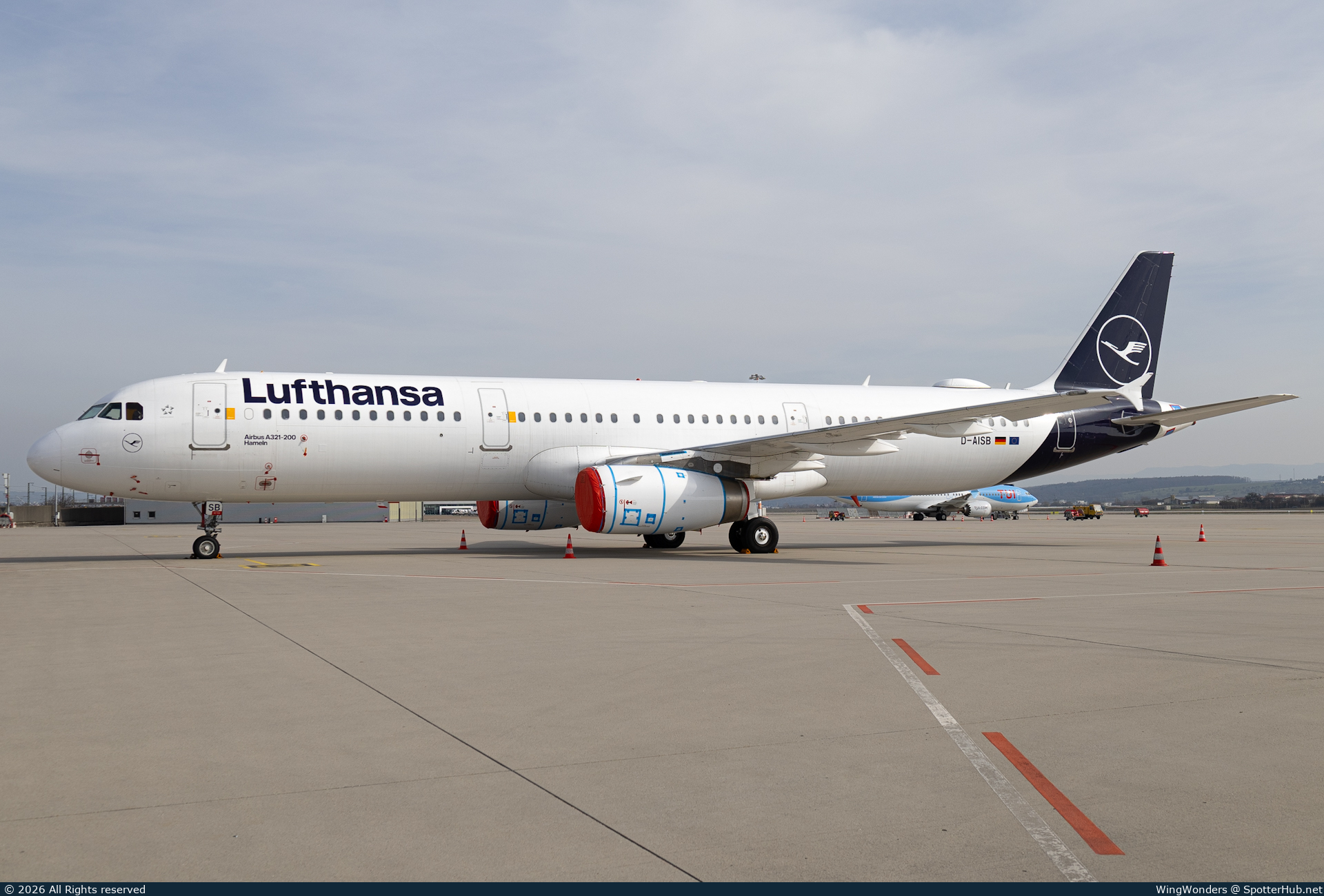 Photo of D-AISB - Airbus A321-231 operated by Lufthansa