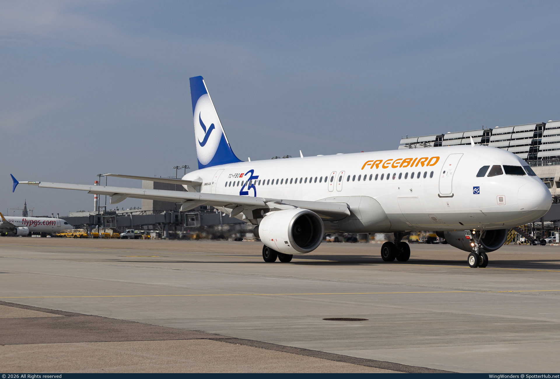 Photo of TC-FBO - Airbus A320-214 operated by Freebird Airlines