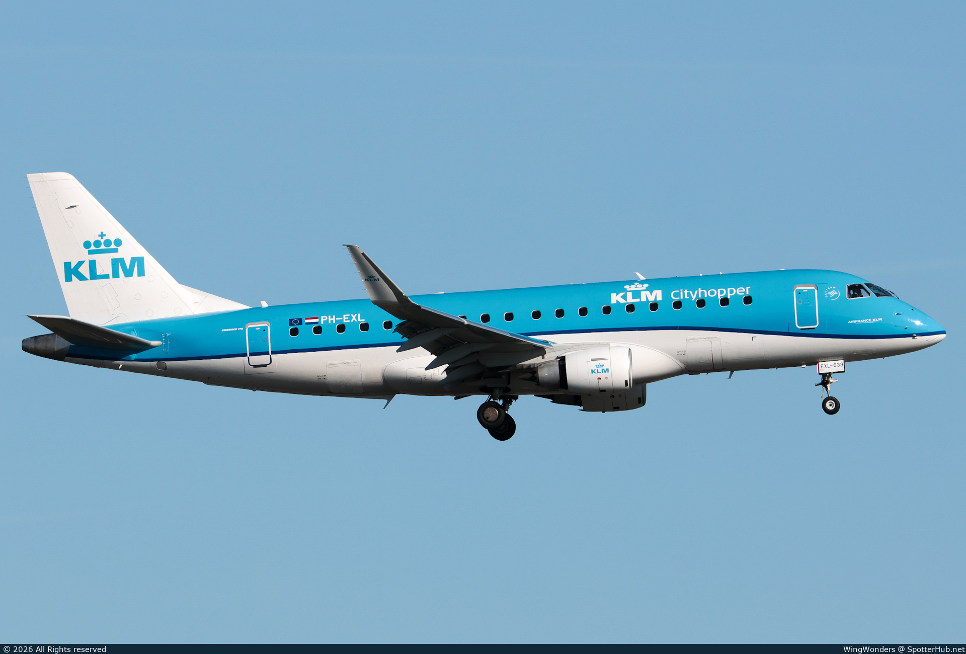 Photo of PH-EXL - Embraer ERJ-175STD operated by KLM Cityhopper