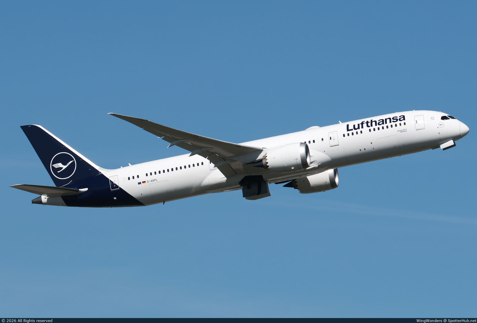 Photo of D-ABPL - Boeing 787-9 Dreamliner operated by Lufthansa