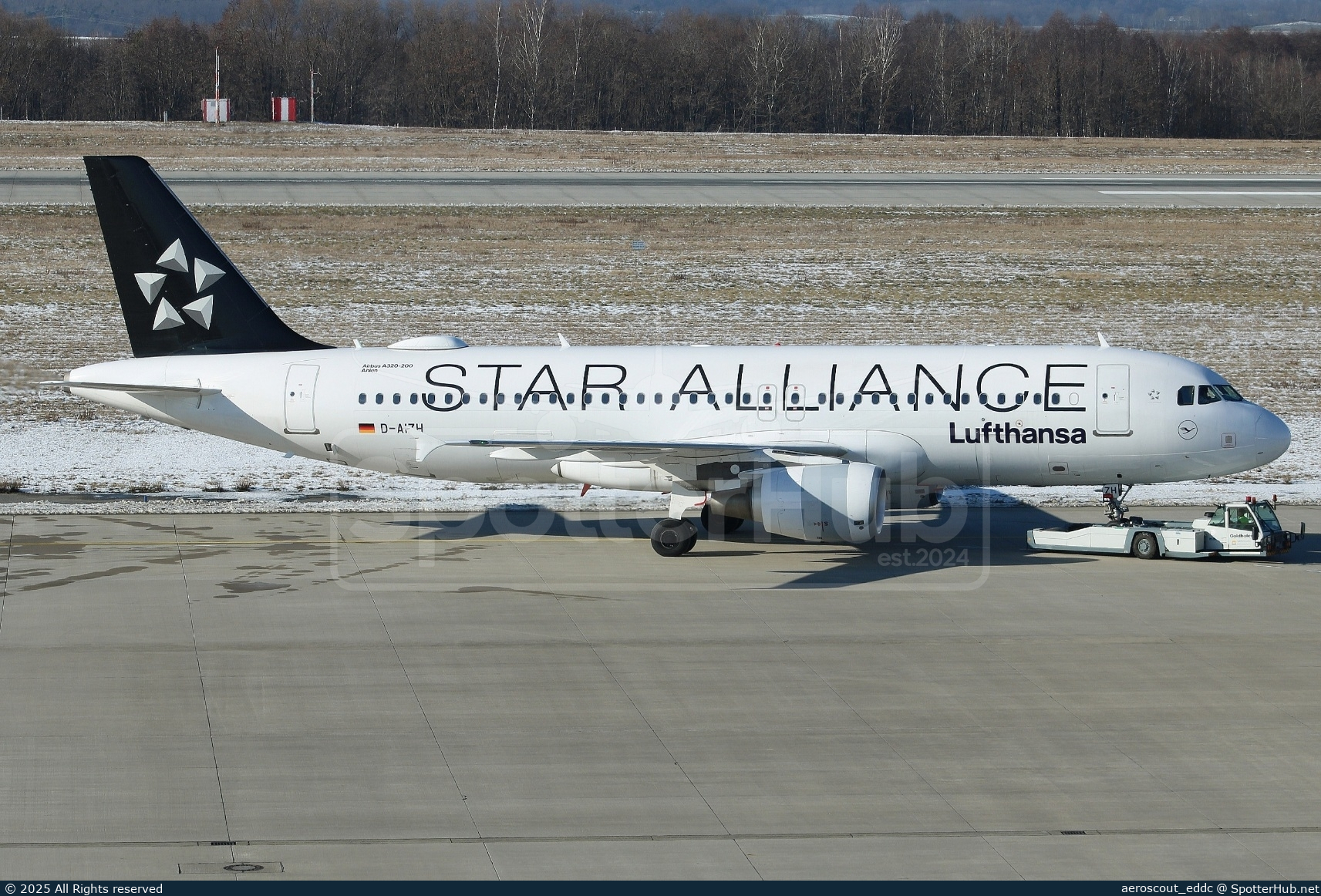 Photo of D-AIZH - Airbus A320-214 operated by Lufthansa