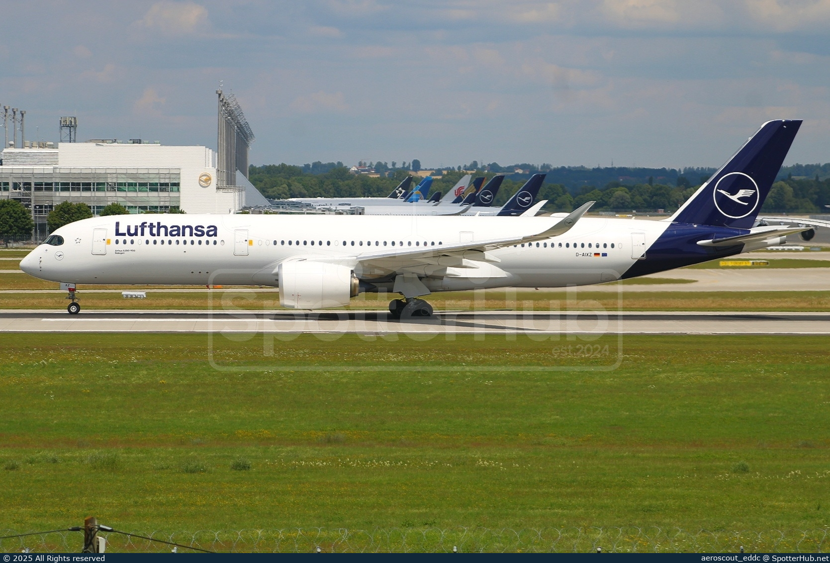Photo of D-AIXZ - Airbus A350-941 operated by Lufthansa
