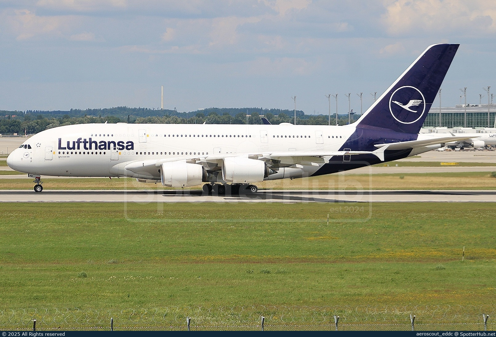 Photo of D-AIMB - Airbus A380-841 operated by Lufthansa