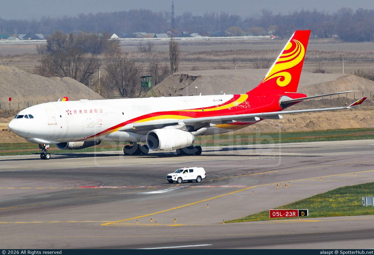 Photo of B-LNW - Airbus A330-243F operated by Hong Kong Airlines Cargo