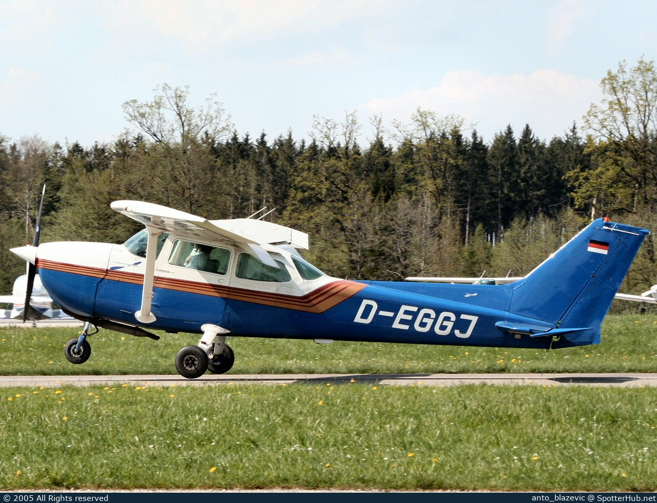 Photo of D-EGGJ - Cessna 172P Skyhawk II operated by Private