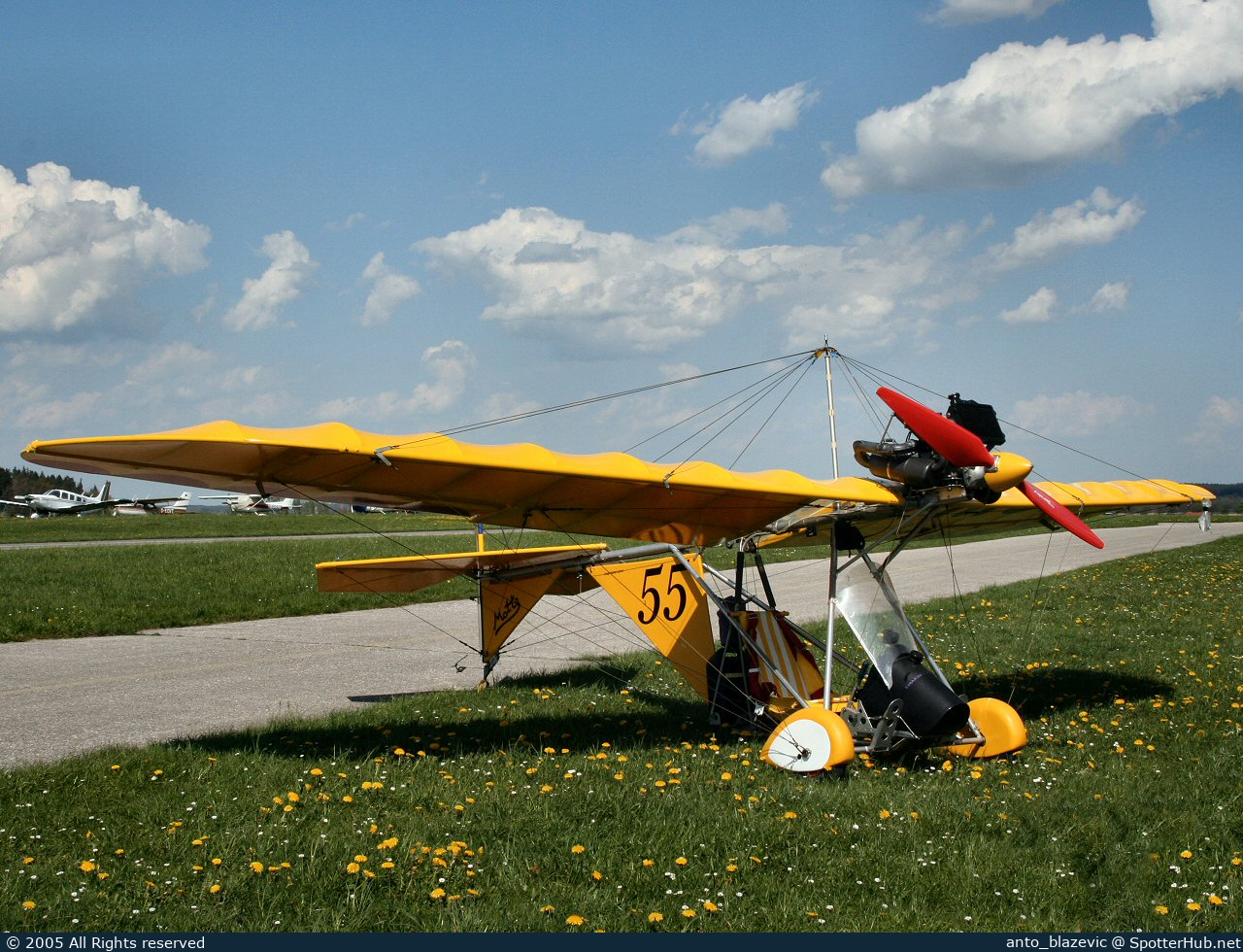Photo of D-MUND - Platzer Motte B2 operated by Private