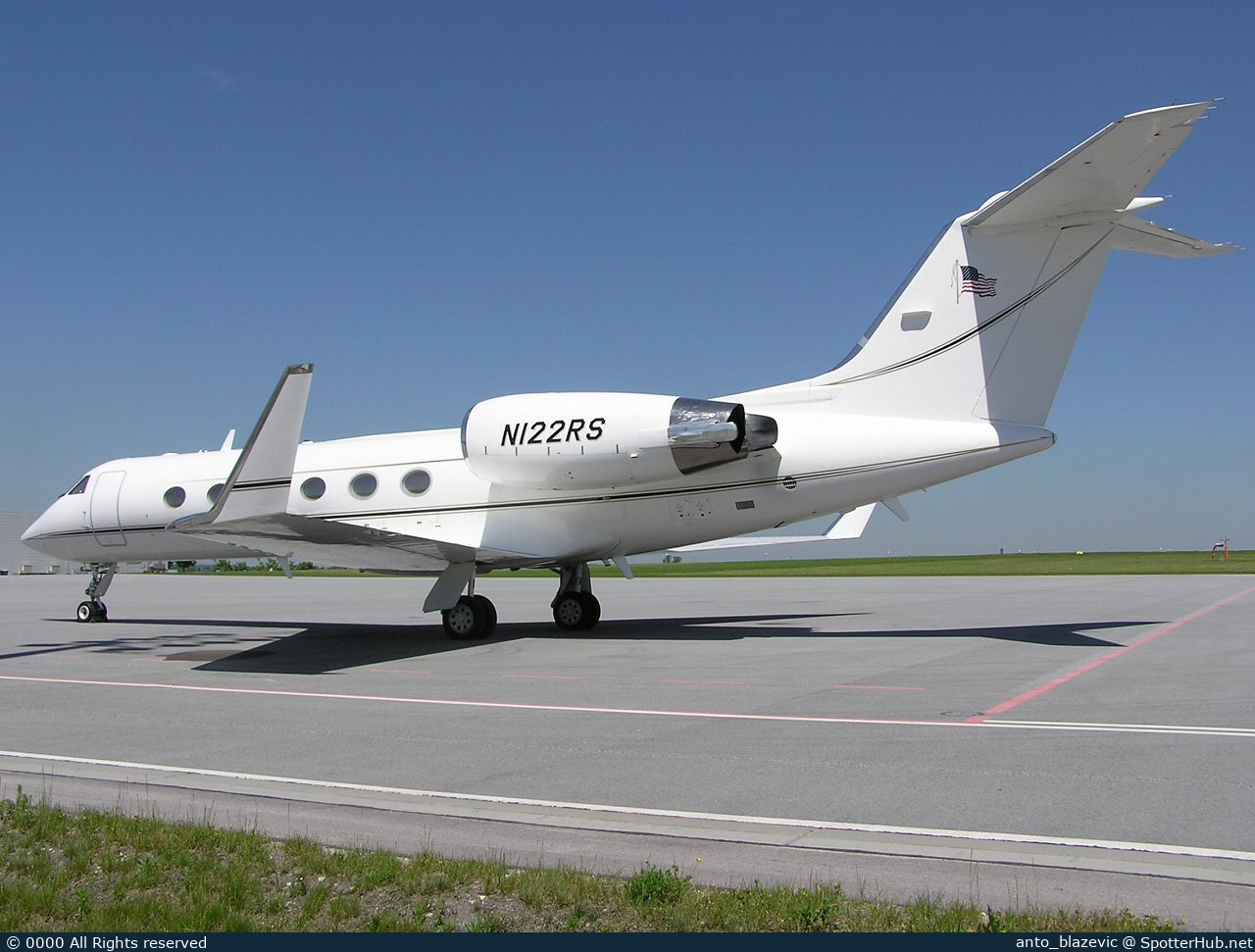 Photo of N122RS - Gulfstream GIV-SP operated by Private
