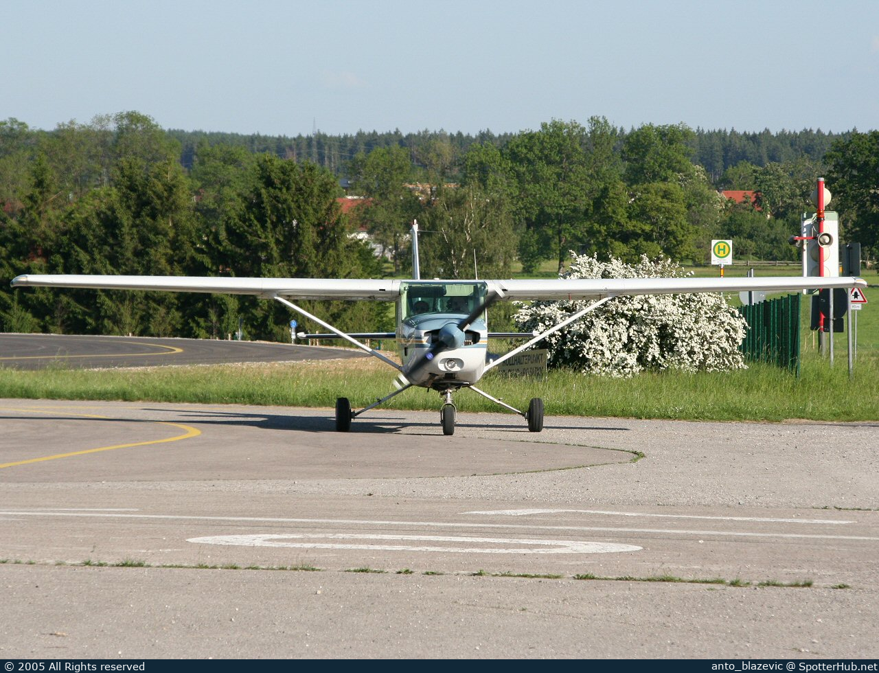 Photo of D-EDMP - Reims-Cessna F152 II operated by Private