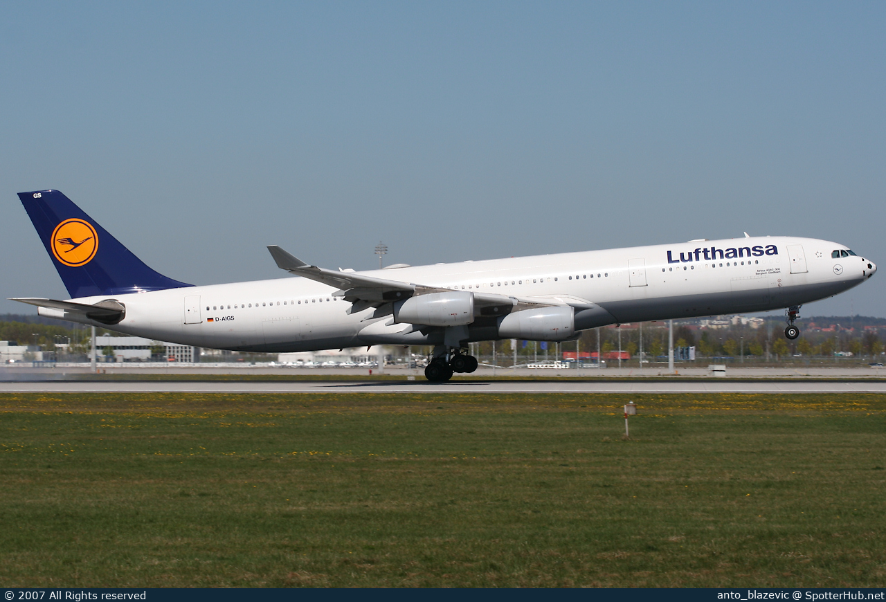 Photo of D-AIGS - Airbus A340-313 operated by Lufthansa