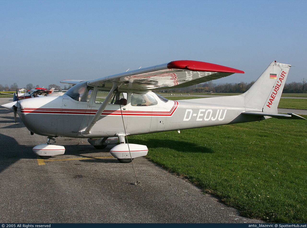 Photo of D-EOJU - Reims-Cessna F172N Skyhawk II operated by HAEUSL'AIR – Flugschule Michael Haeusler