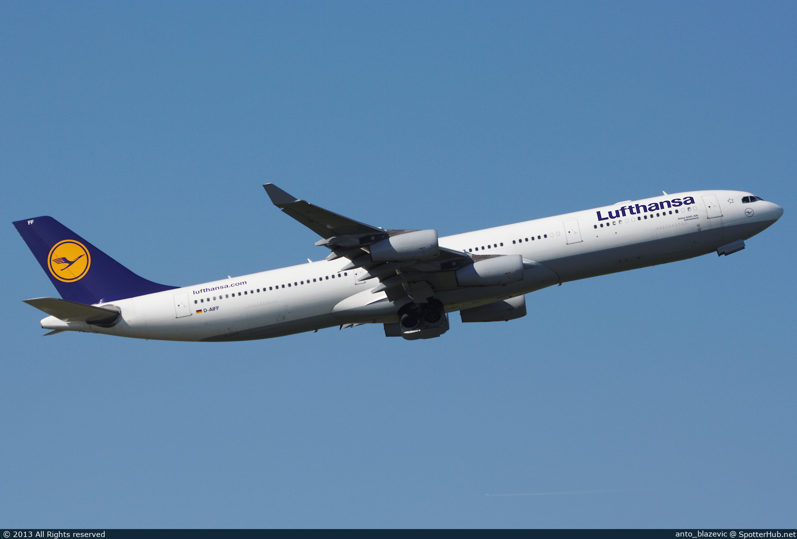 Photo of D-AIFF - Airbus A340-313 operated by Lufthansa
