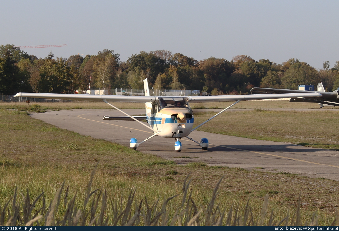 Photo of D-ERBF - Reims-Cessna F172N Skyhawk II operated by Red Baron Flying Club