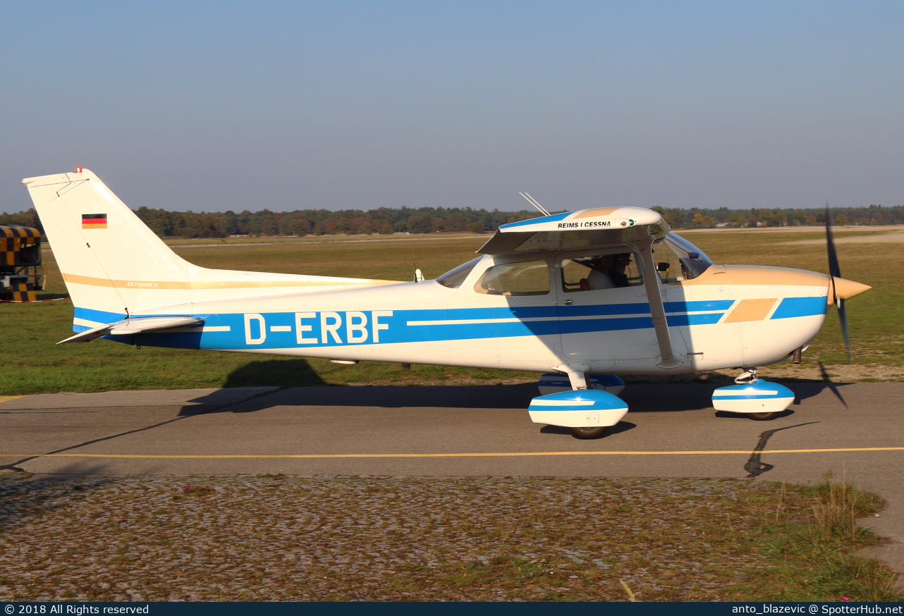 Photo of D-ERBF - Reims-Cessna F172N Skyhawk II operated by Red Baron Flying Club