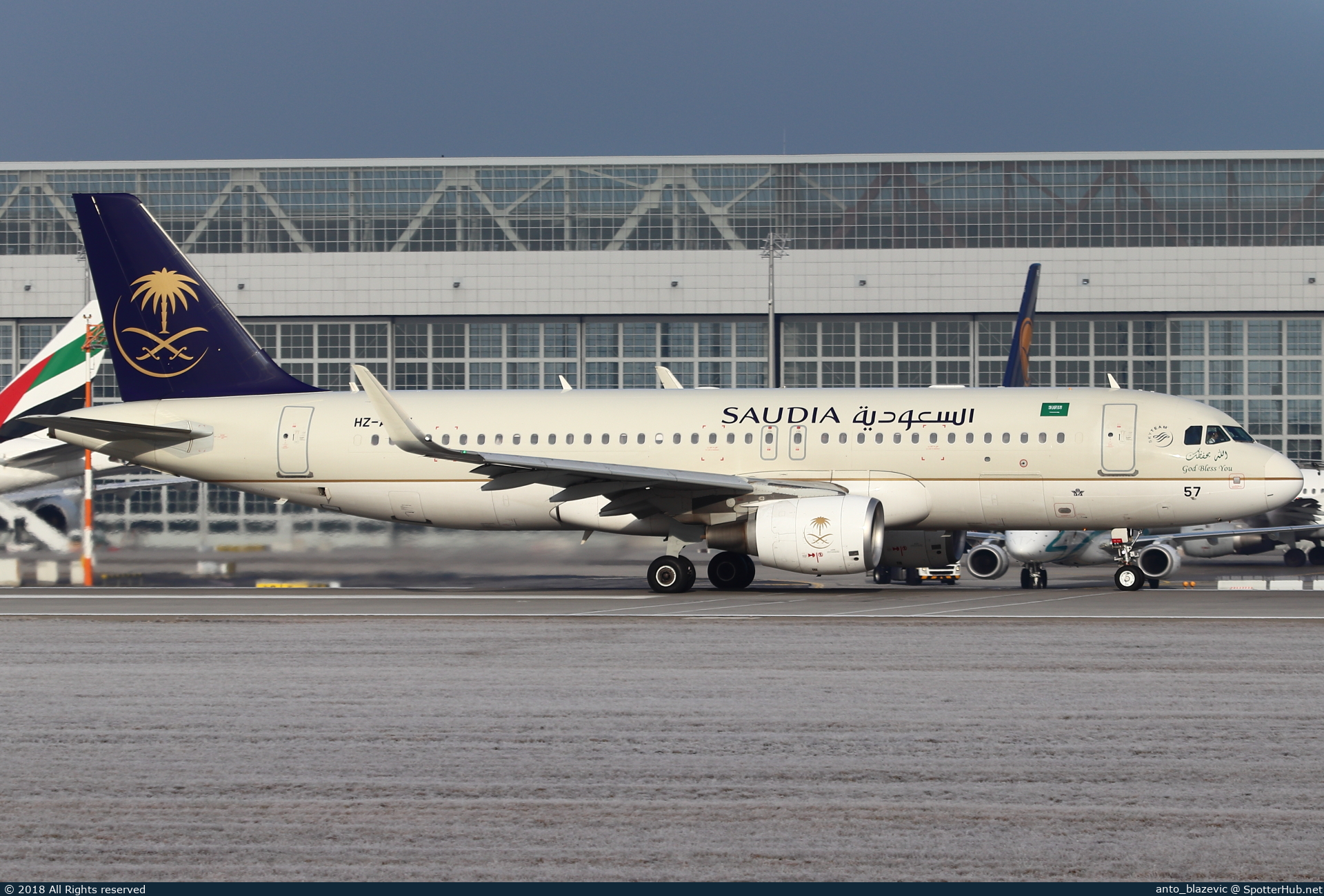 Photo of HZ-AS57 - Airbus A320-214 operated by Saudia