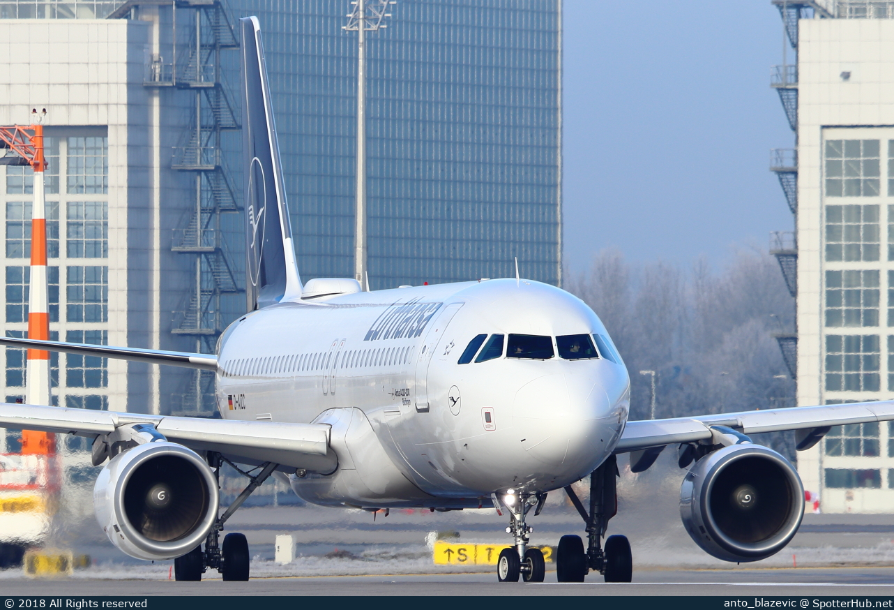 Photo of D-AIZC - Airbus A320-214 operated by Lufthansa