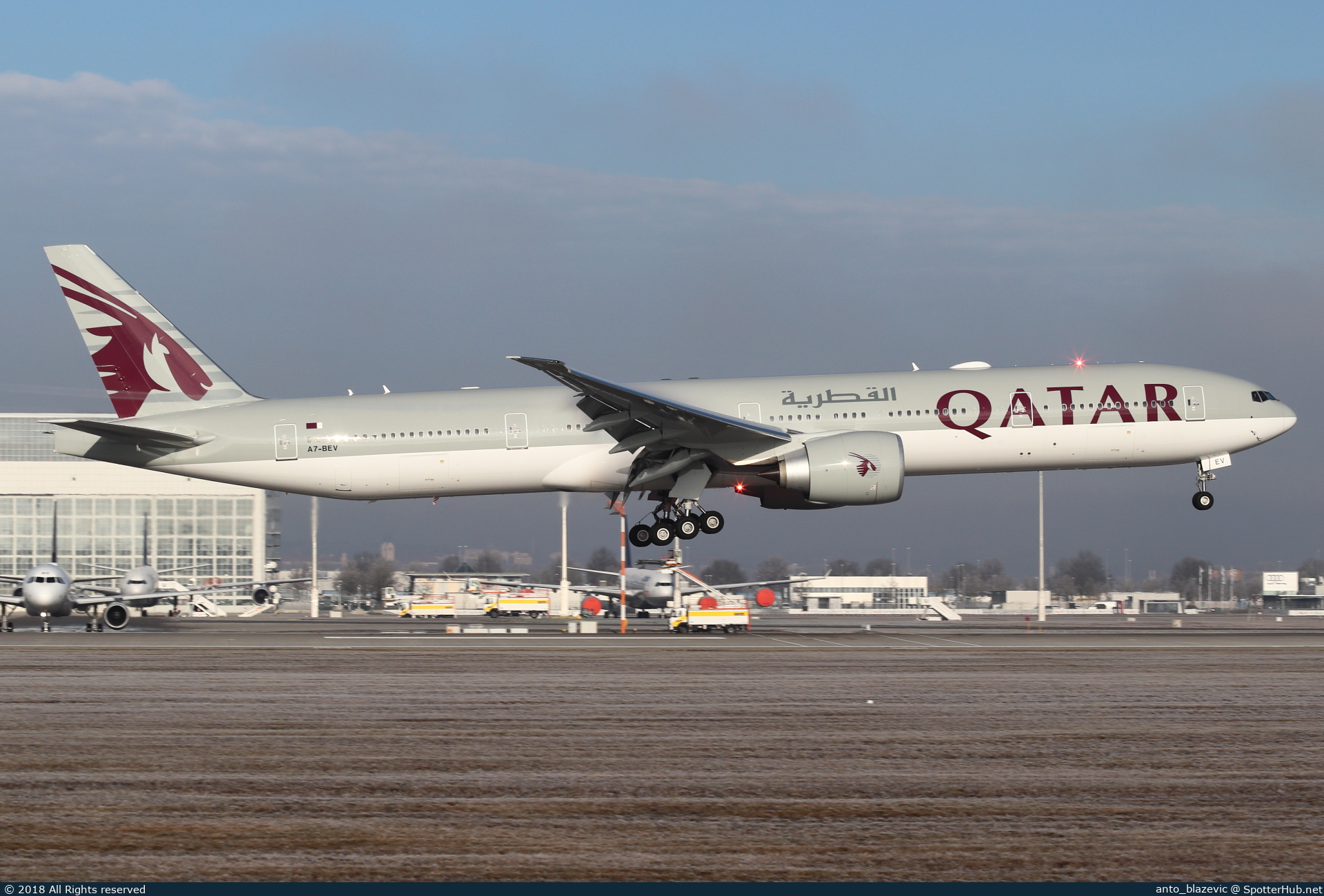 Photo of A7-BEV - Boeing 777-3DZ(ER) operated by Qatar Airways