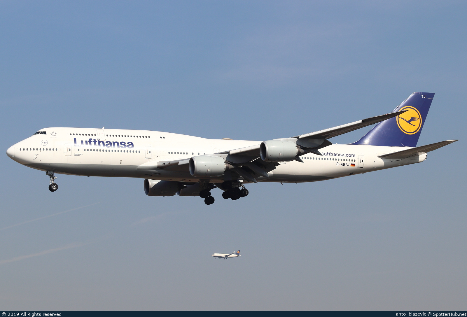 Photo of D-ABYJ - Boeing 747-830 operated by Lufthansa