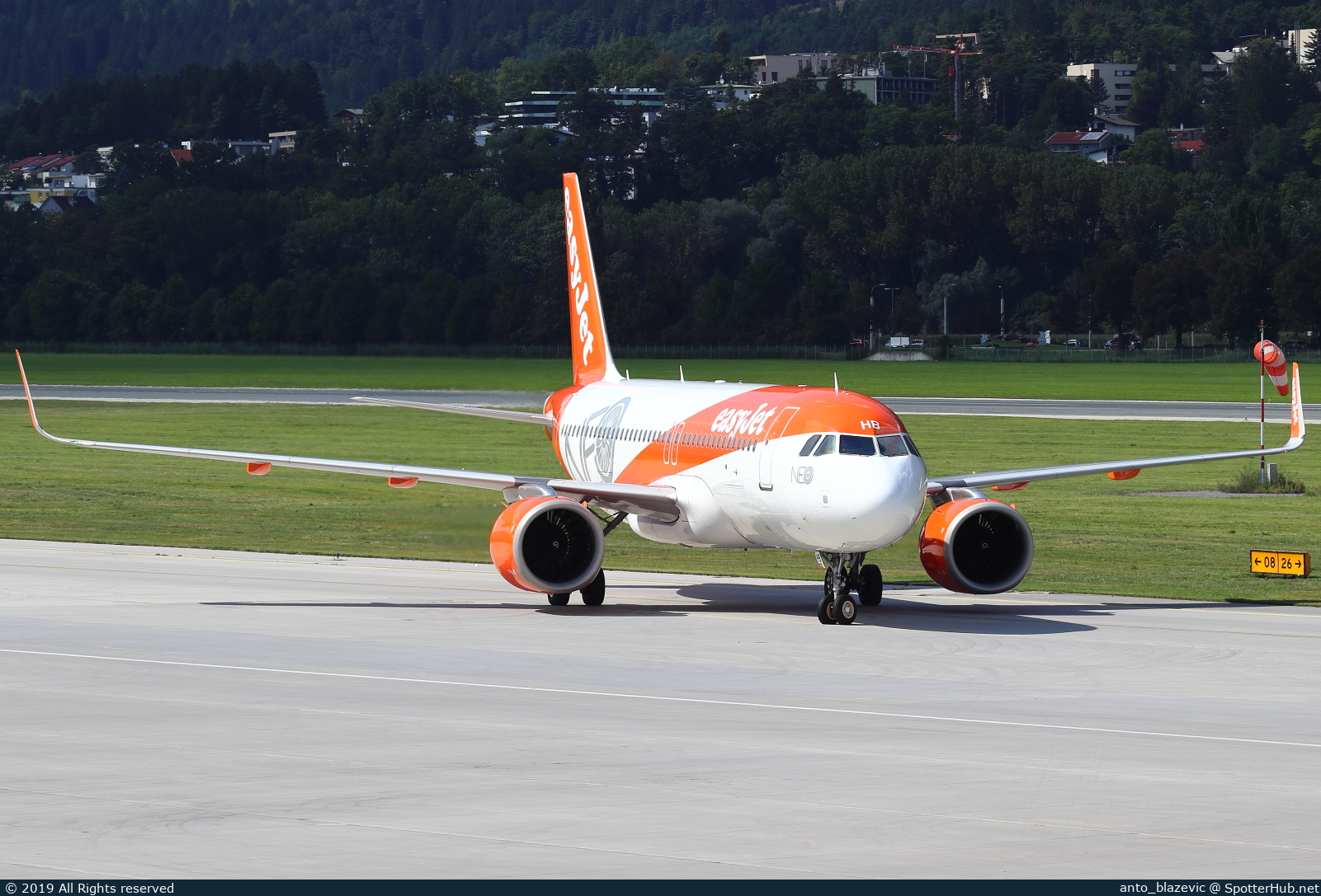 Photo of G-UZHB - Airbus A320-251N operated by easyJet
