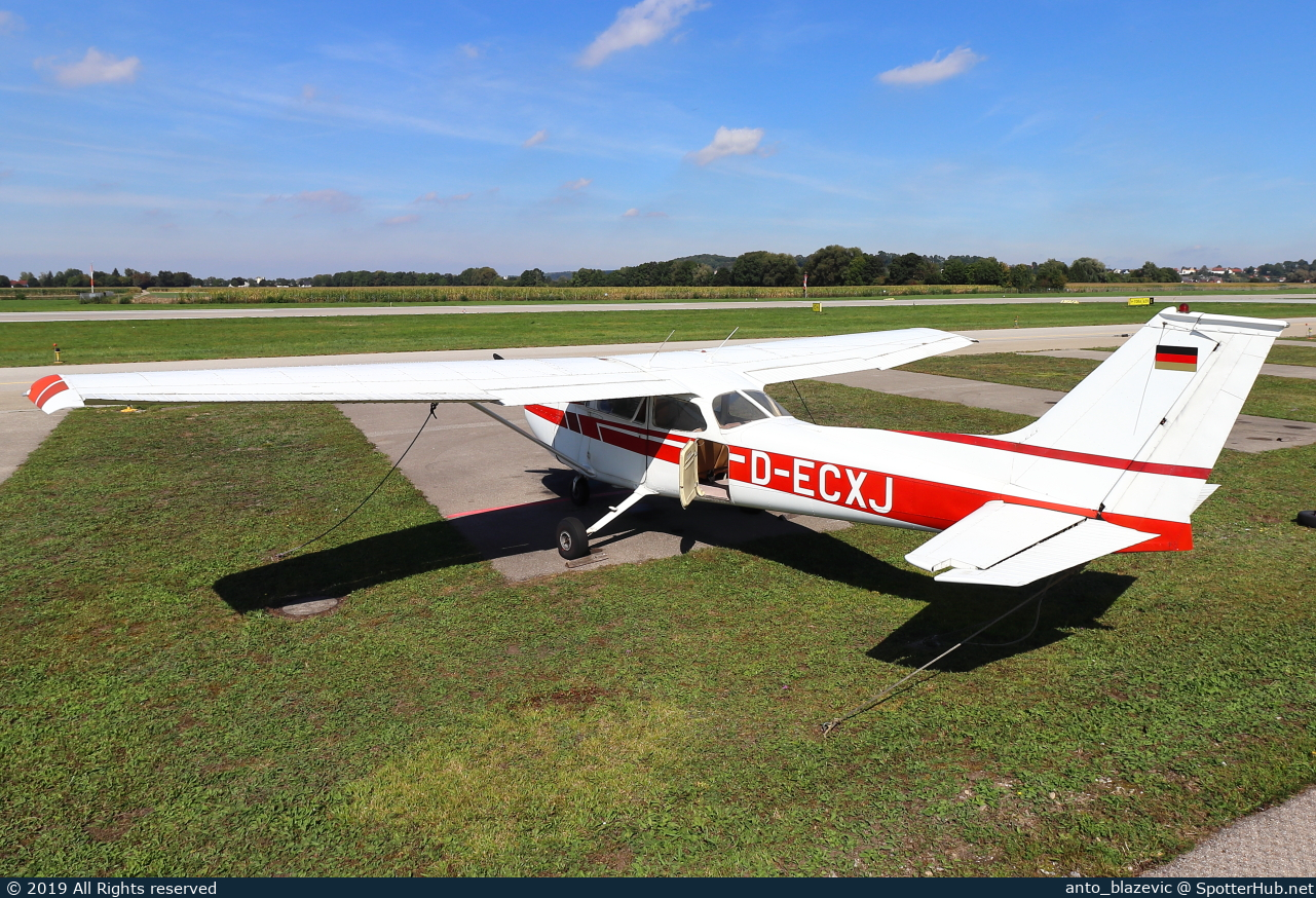 Photo of D-ECXJ - Reims-Cessna F172M Skyhawk operated by Flugschule Geisenfelder