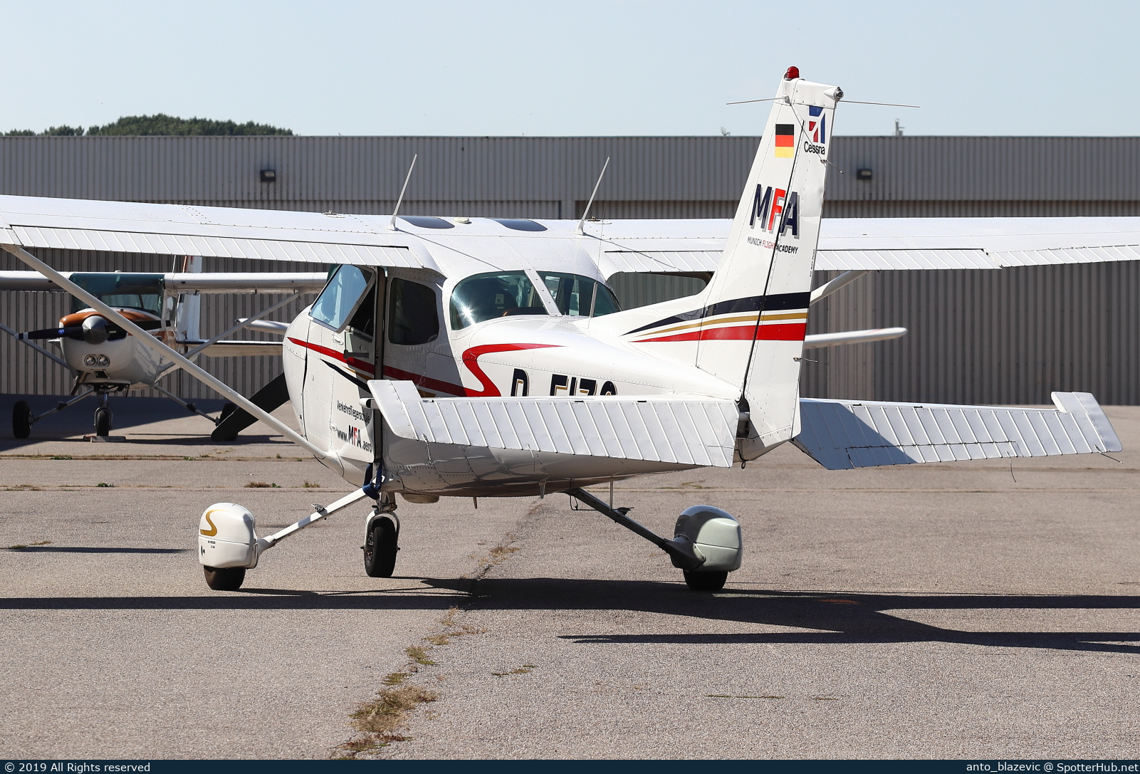 Photo of D-EIZC - Reims-Cessna F172P Skyhawk II operated by MFA Munich Flight Academy