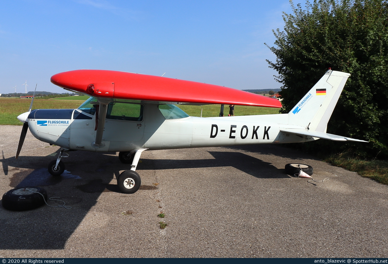 Photo of D-EOKK - Cessna 152 operated by Air Munich Aviation - Flugschule Jesenwang