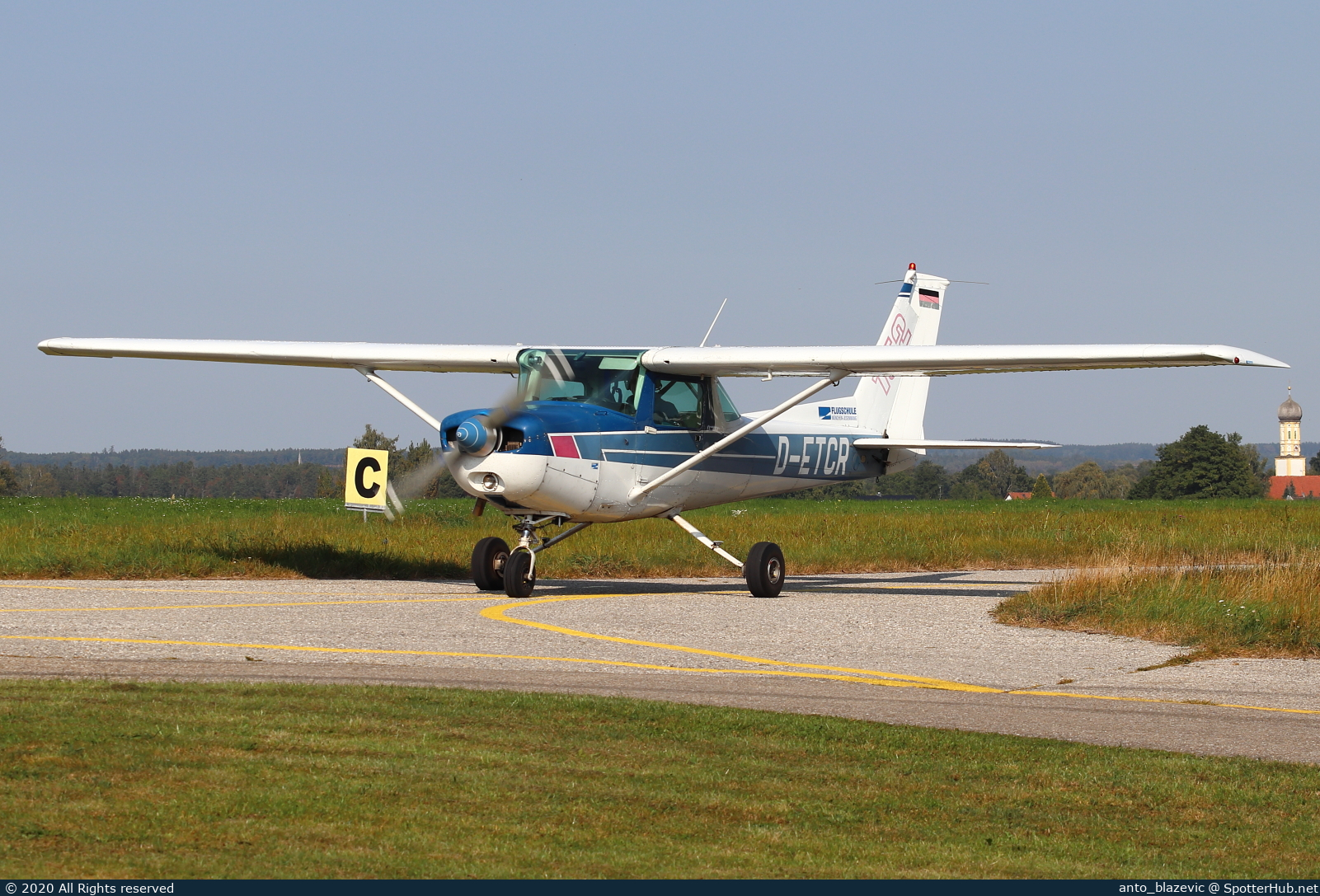 Photo of D-ETCR - Cessna 152 operated by Air Munich Aviation - Flugschule Jesenwang