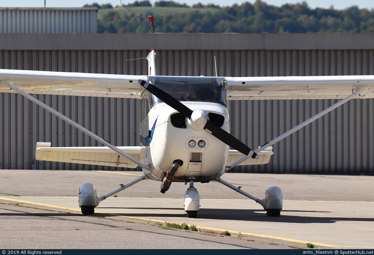 Photo of D-EGIR - Reims-Cessna F172M Skyhawk operated by Fliegerverein München