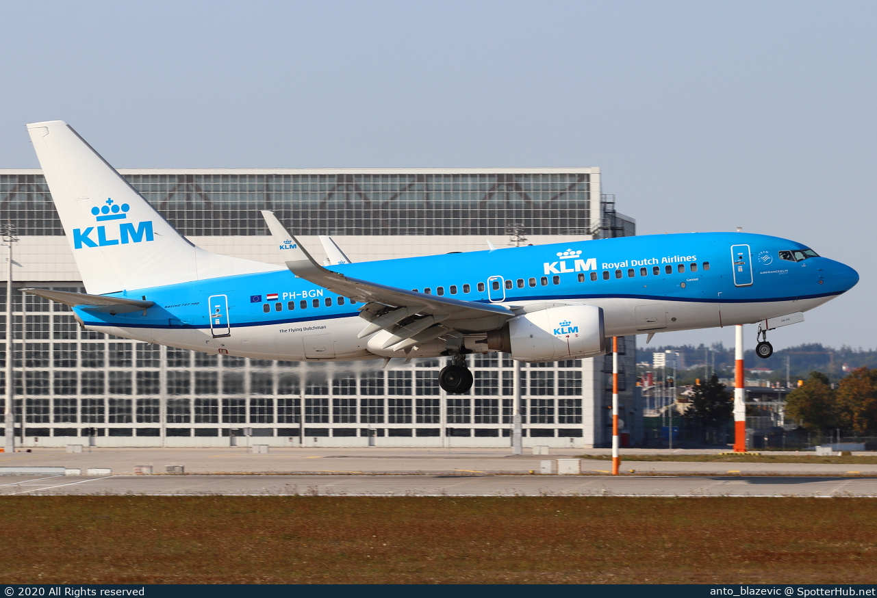 Photo of PH-BGN - Boeing 737-7K2 operated by KLM Royal Dutch Airlines