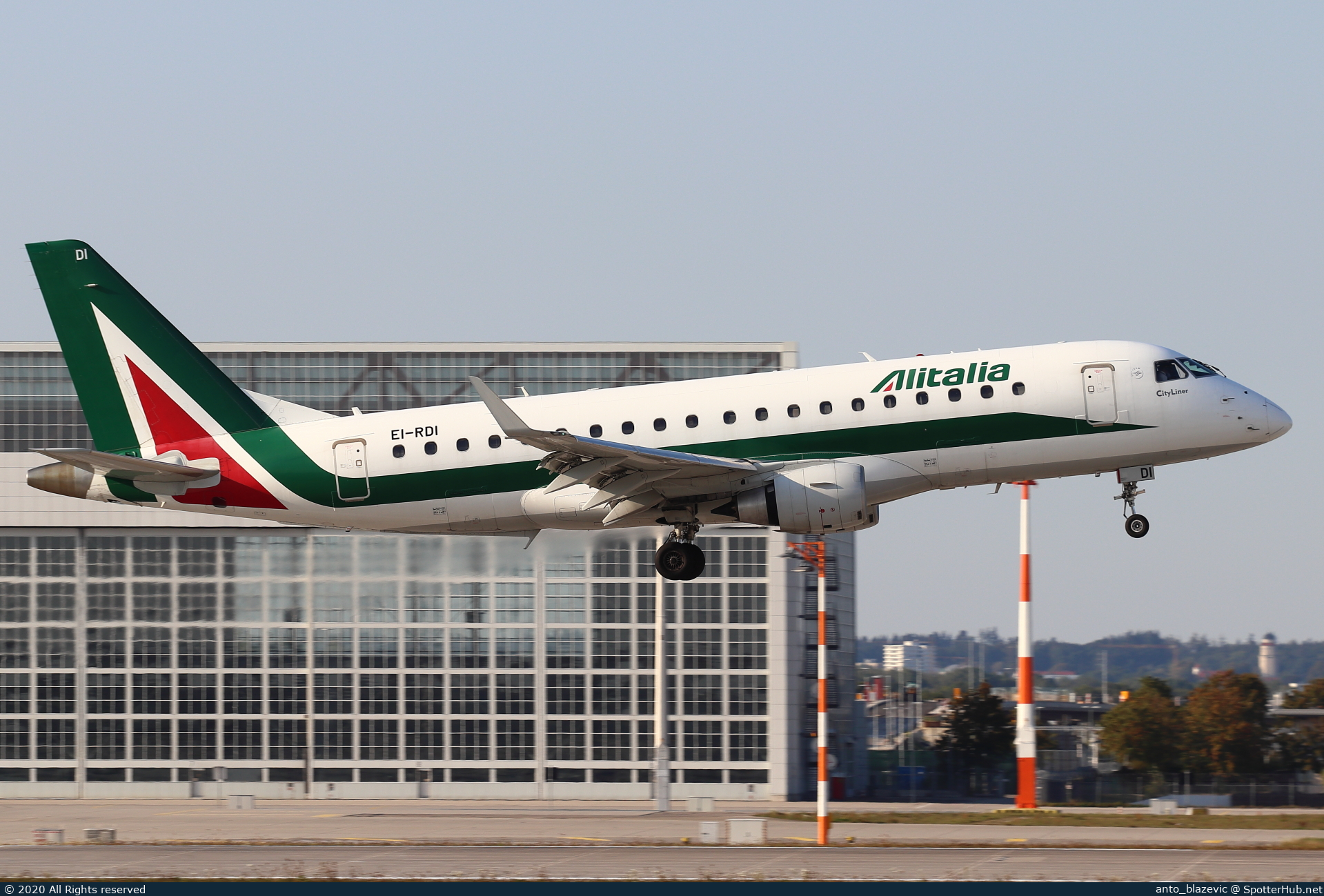 Photo of EI-RDI - Embraer ERJ-175STD operated by Alitalia CityLiner