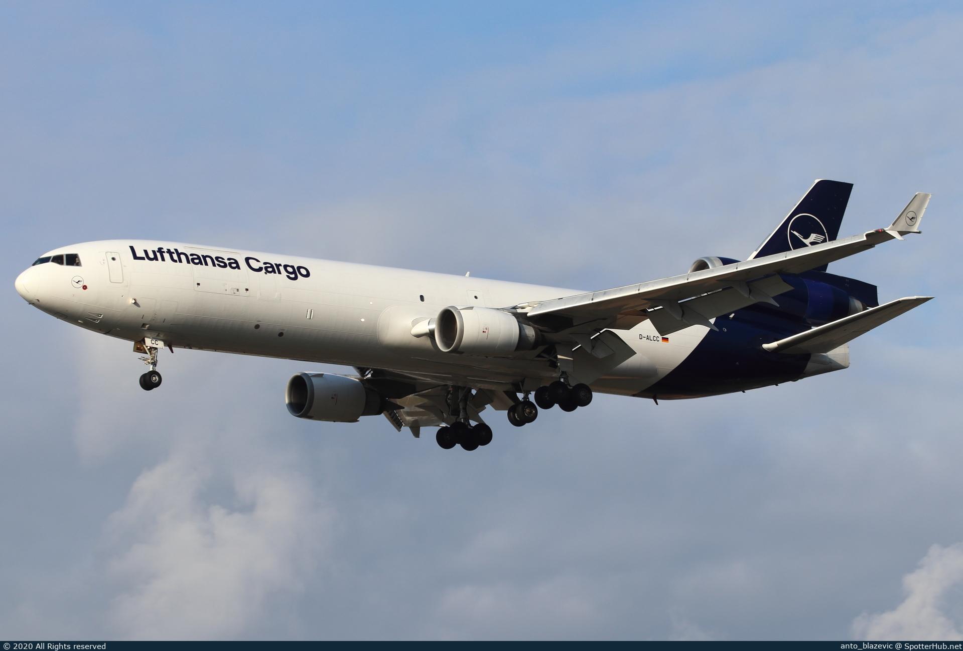Photo of D-ALCC - McDonnell Douglas MD-11(F) operated by Lufthansa Cargo