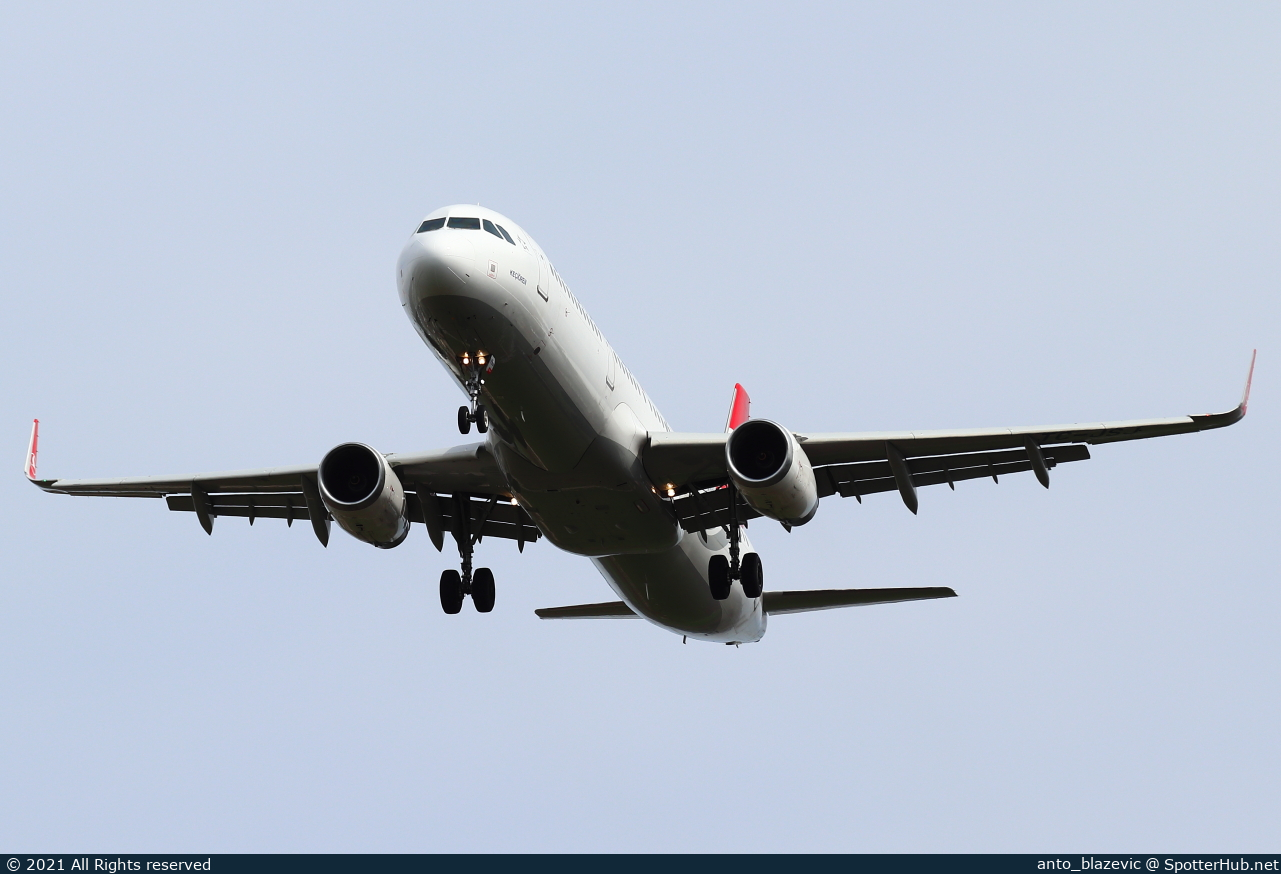 Photo of TC-JSJ - Airbus A321-231 operated by Turkish Airlines