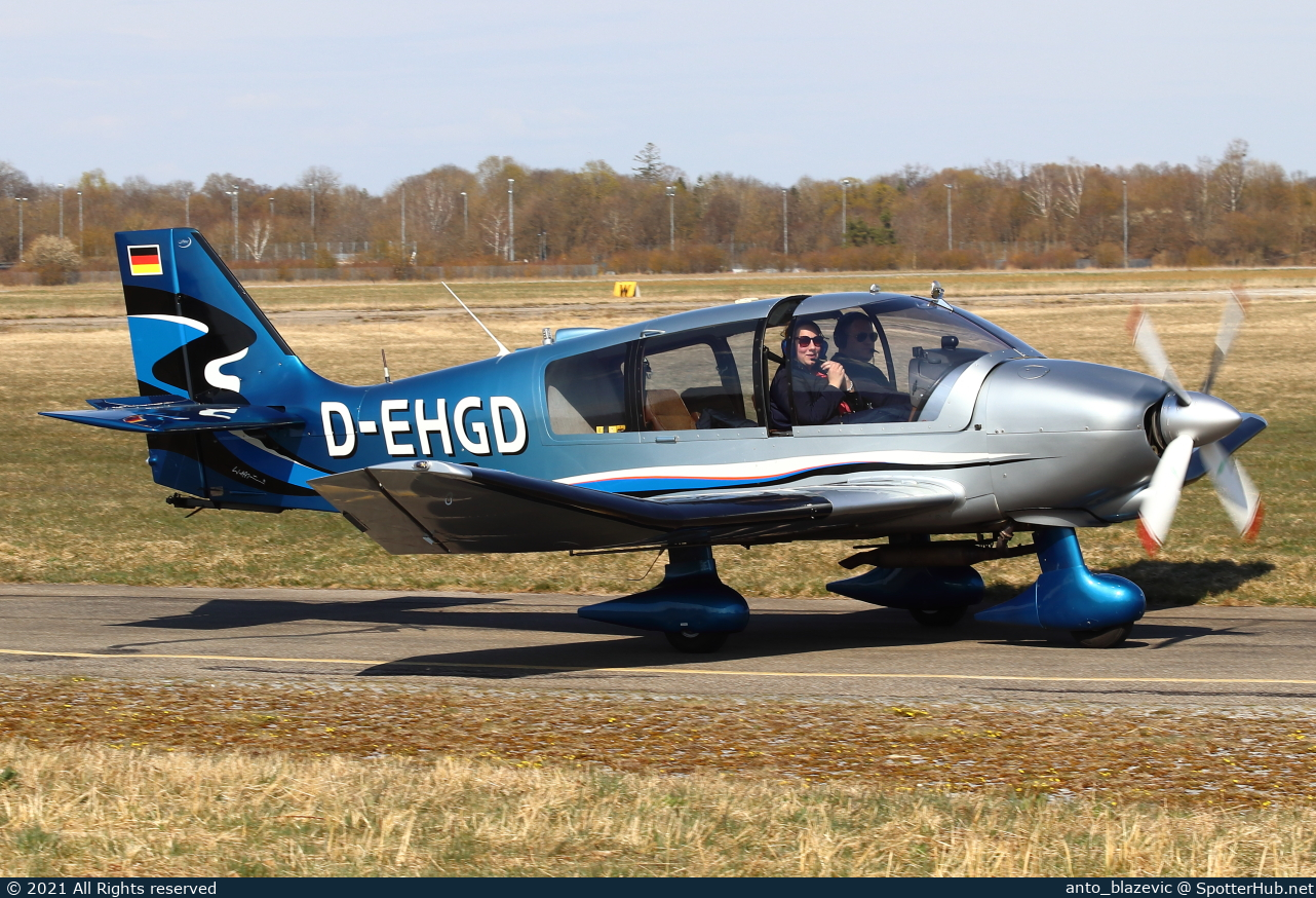 Photo of D-EHGD - Robin DR400/180 Régent operated by Ikarus Luftsportclub Schleißheim