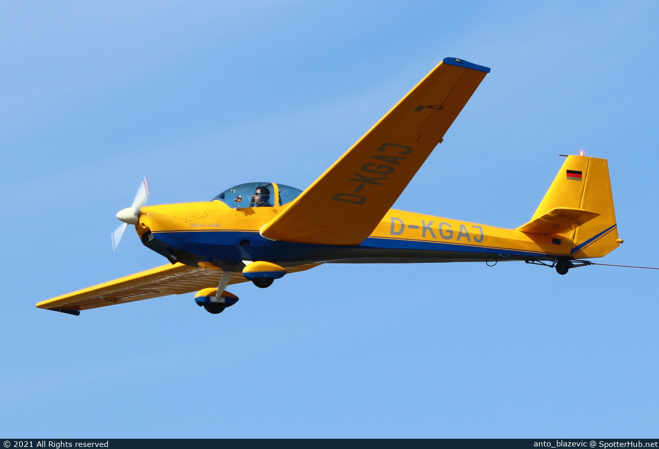 Photo of D-KGAJ - Scheibe SF 25C Rotax-Falke operated by Ikarus Luftsportclub Schleißheim
