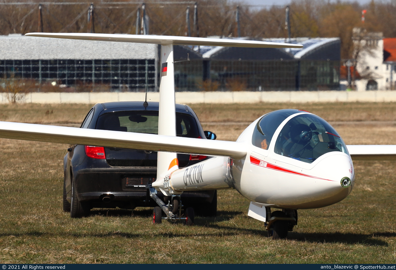 Photo of D-KTON - DG Flugzeugbau DG-1000M operated by Ikarus Luftsportclub Schleißheim