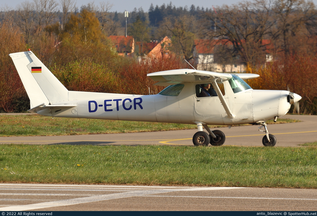 Photo of D-ETCR - Cessna 152 operated by Air Munich Aviation - Flugschule Jesenwang