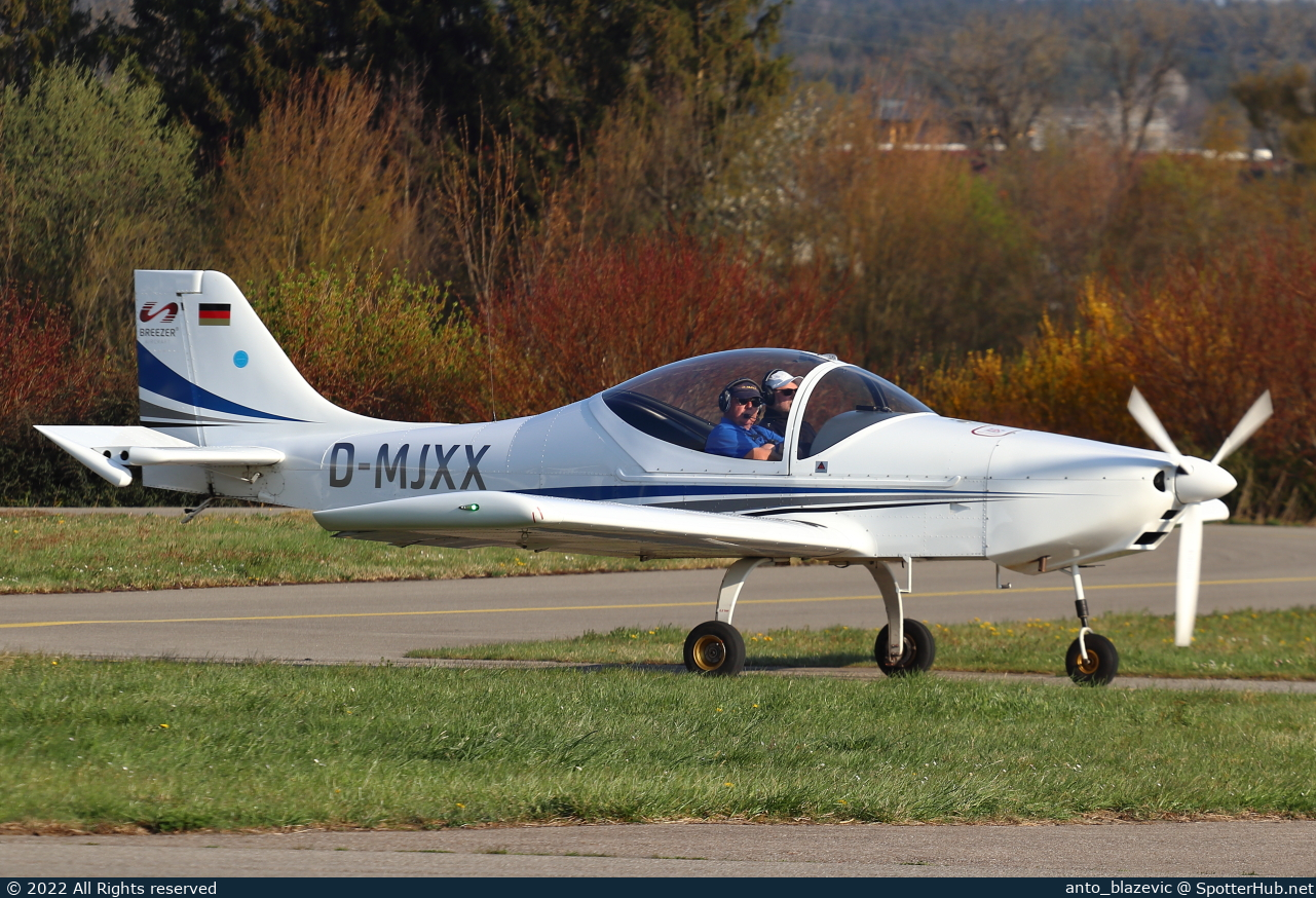 Photo of D-MJXX - Breezer B400 operated by Air Munich Aviation - Flugschule Jesenwang