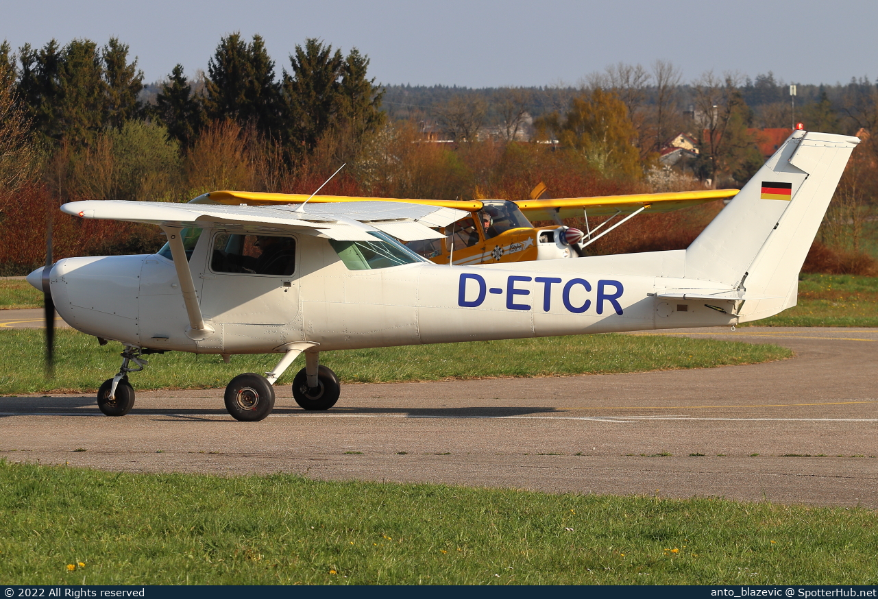 Photo of D-ETCR - Cessna 152 operated by Air Munich Aviation - Flugschule Jesenwang