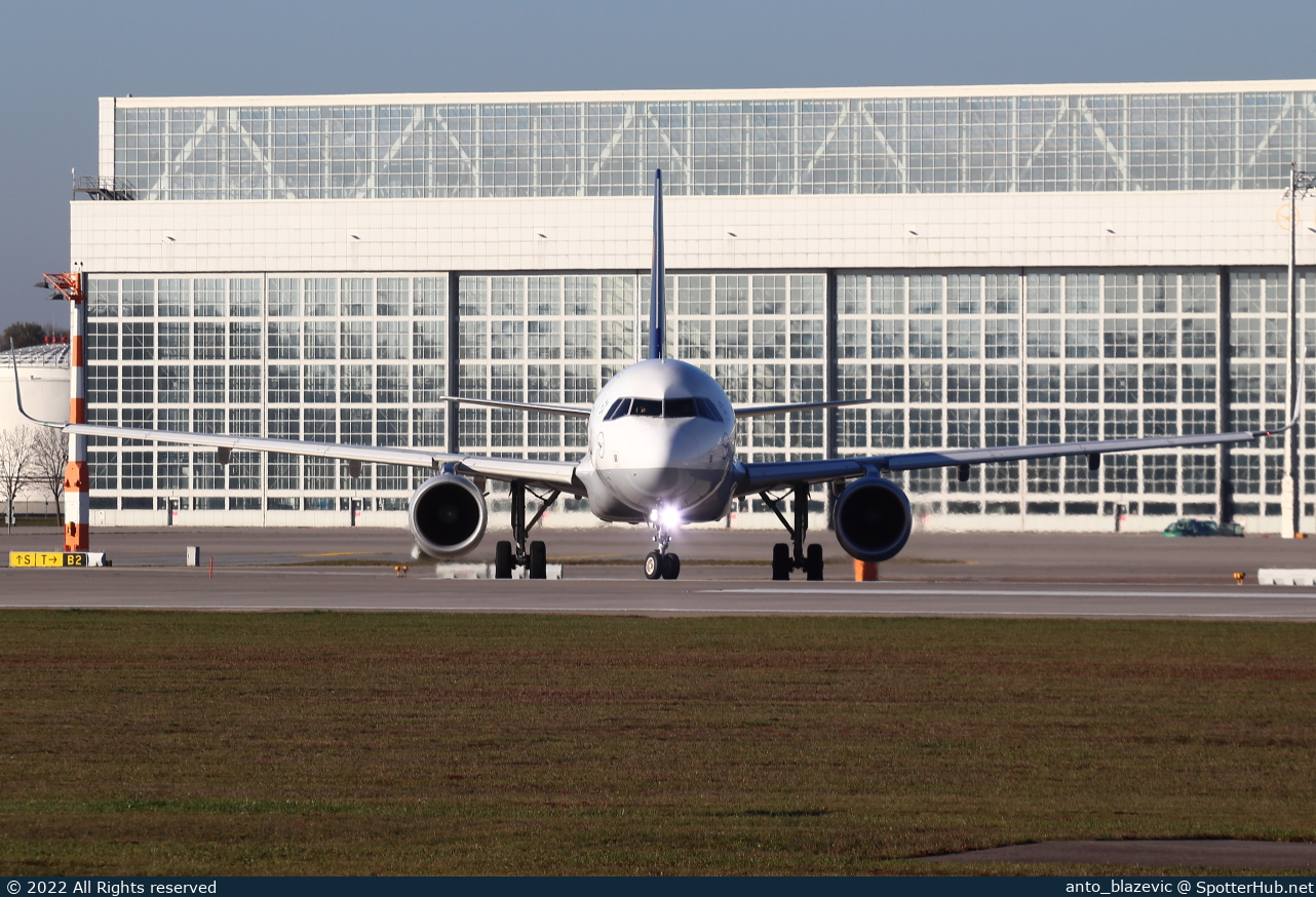 Photo of D-AIWB - Airbus A320-214 operated by Lufthansa