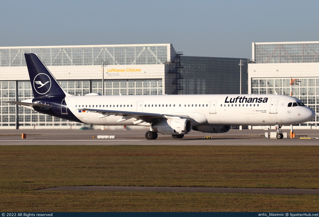 Photo of D-AIDK - Airbus A321-231 operated by Lufthansa