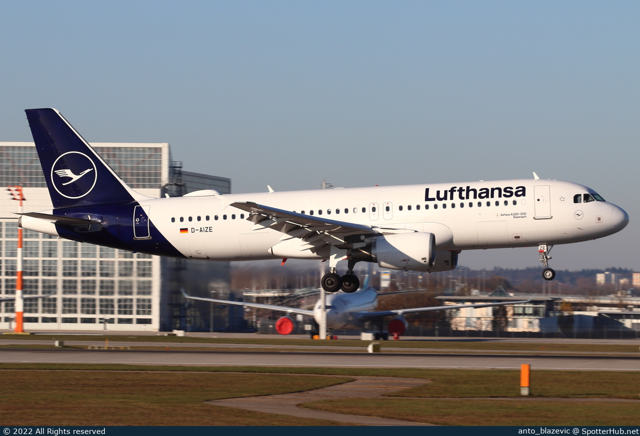 Photo of D-AIZE - Airbus A320-214 operated by Lufthansa