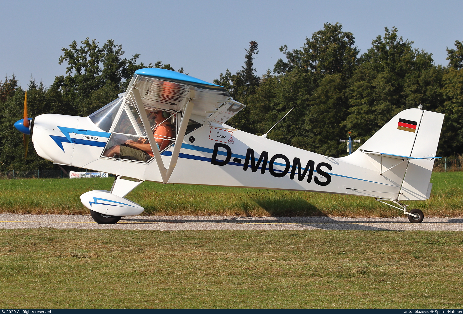 Photo of D-MOMS - Aeropro Eurofox 2K operated by Private