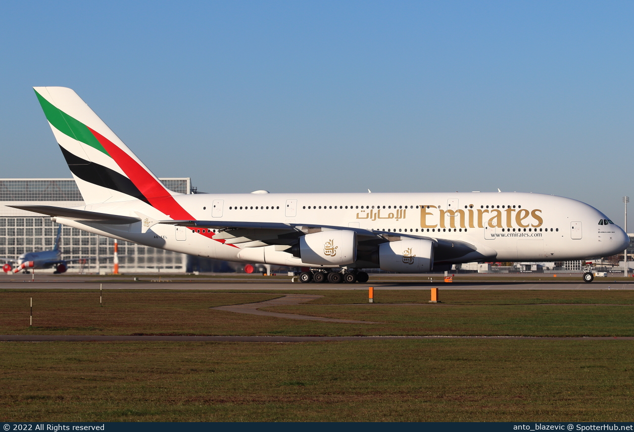 Photo of A6-EEL - Airbus A380-861 operated by Emirates