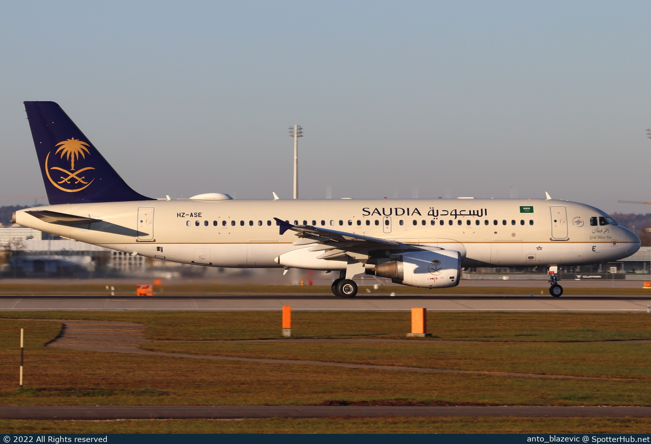 Photo of HZ-ASE - Airbus A320-214 operated by Saudia