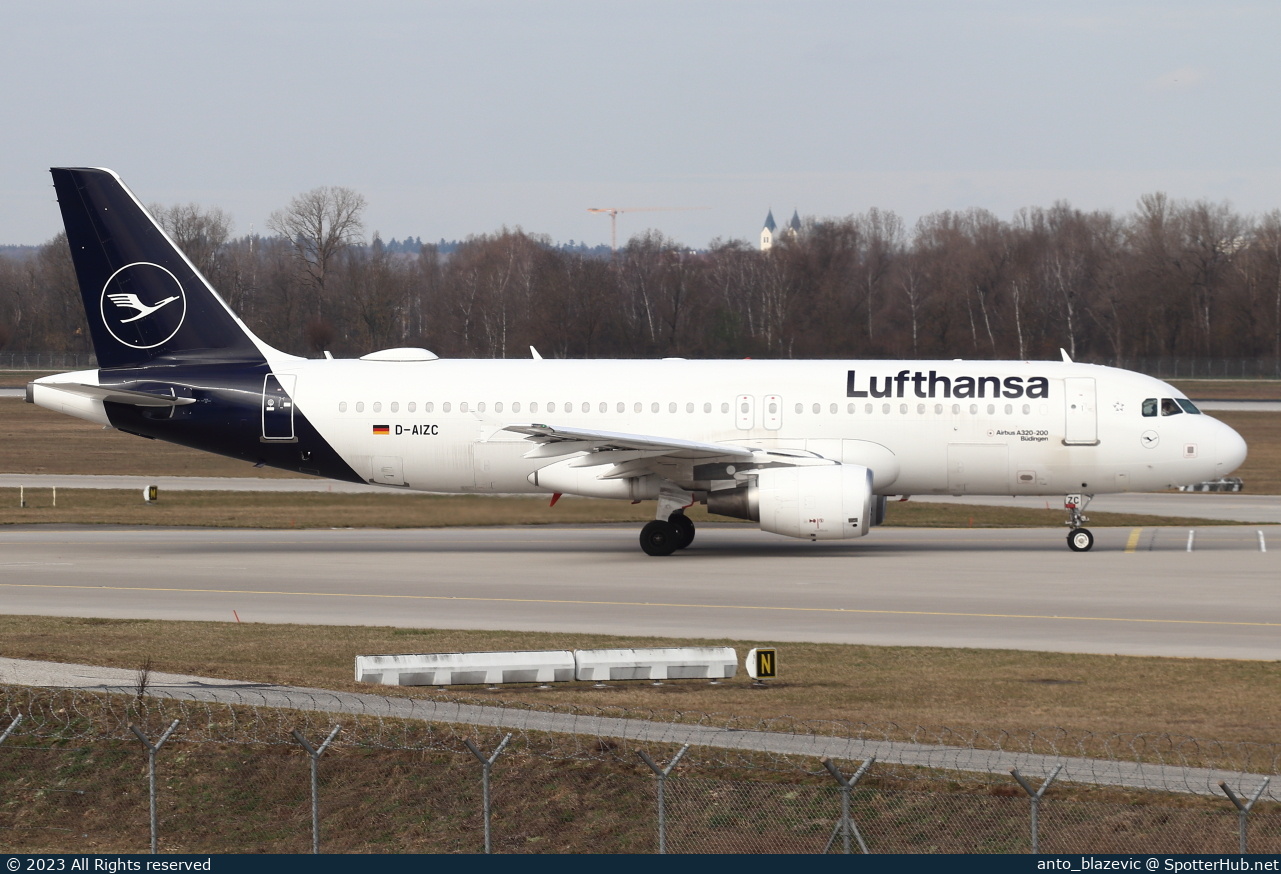 Photo of D-AIZC - Airbus A320-214 operated by Lufthansa